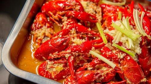 吃瓜吃小龙虾文案短句,吃瓜品小龙虾，畅享夏日美味时光