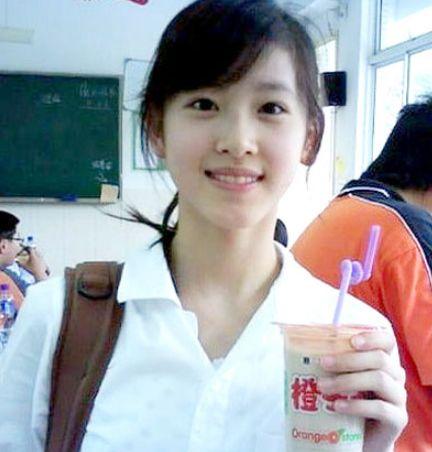 岑岑吃瓜大哥妹妹,揭秘大哥妹妹的甜蜜日常